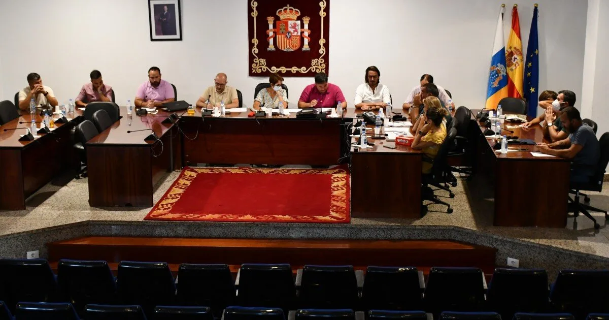 Mogán’s CIUCA town council approve doubling taxi fares and prohibiting unattended towels on the beaches or boats within 200m of the shore