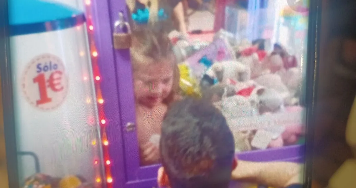 Ella the danger mouse grabs more than she bargained for on holiday in Puerto Rico de Gran Canaria
