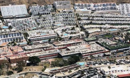 More than half of all Canary Islands properties sold last year were bought by foreigners, more than half of those non-residents