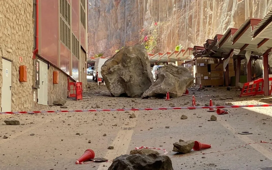 Massive rockfall in Amadores leads to concern at 4 star hotel