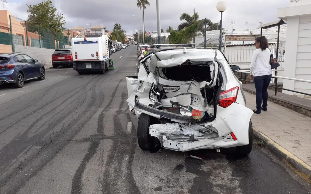 Three parked cars smashed into at high speed in Sonnenland