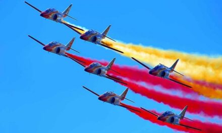 Midday aerial display over Las Canteras in the capital this Sunday