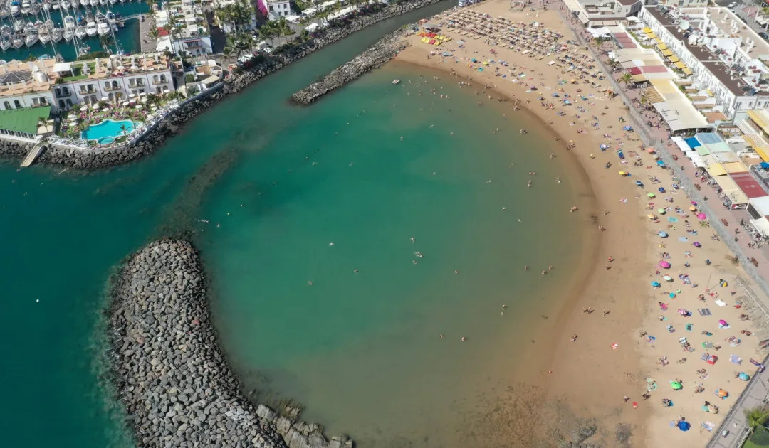 🚫 Mogán Intensifies Beach Patrols to Enforce Rules on Smoking, Drugs, Camping, and Littering