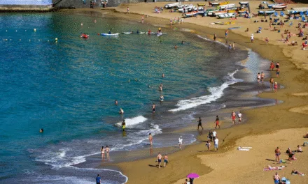 Lifeguards in Las Palmas Begin Indefinite Strike Over Working Conditions