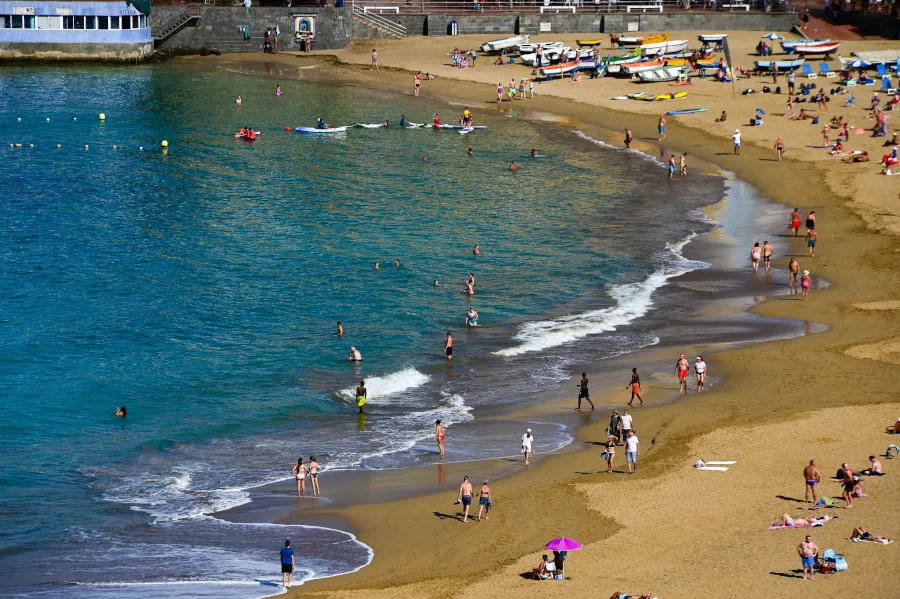 Lifeguards in Las Palmas Begin Indefinite Strike Over Working Conditions