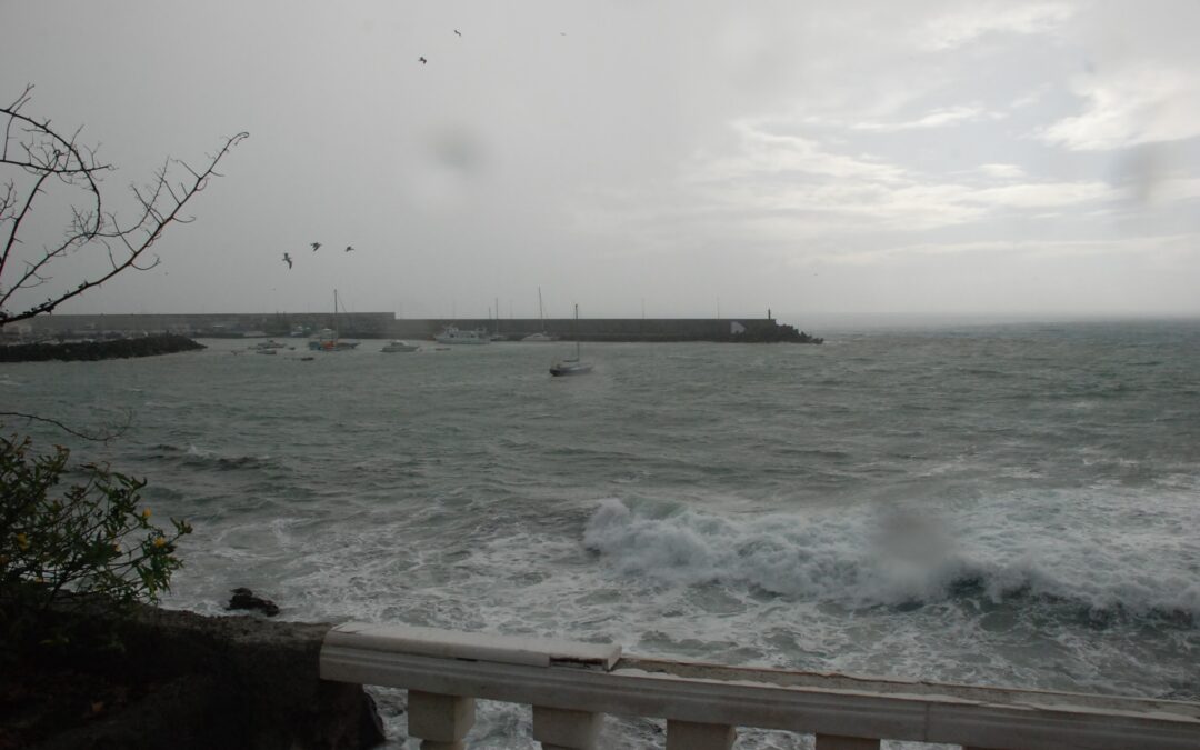 Storm Claudia Set to Shake Canary Islands: AEMET Upgrades Advisories